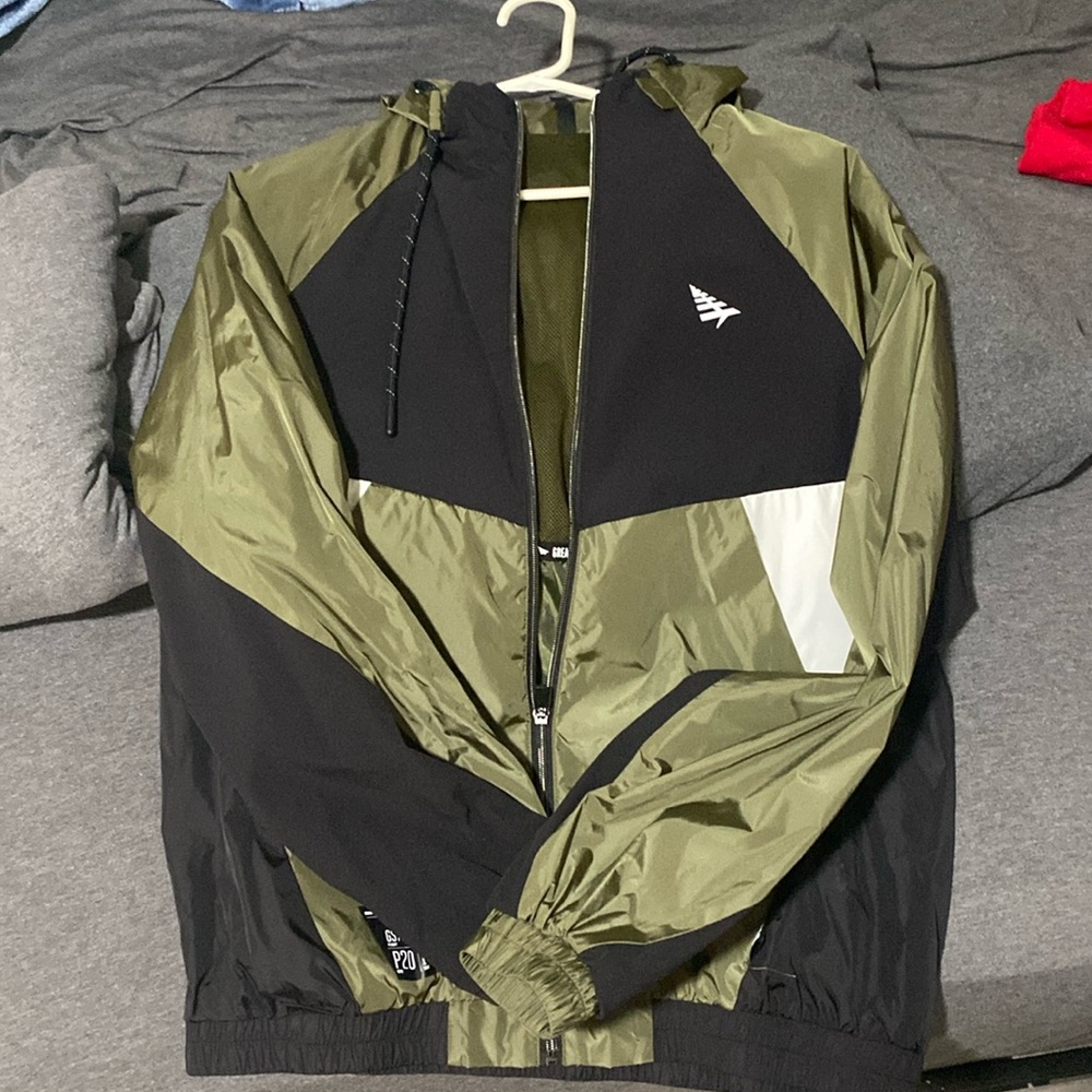 Paper planes(Roc Nation) green windbreaker, never been worn